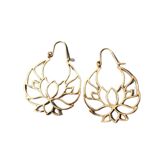 (Gold Color) Lotus earrings - Picture 2 of 2